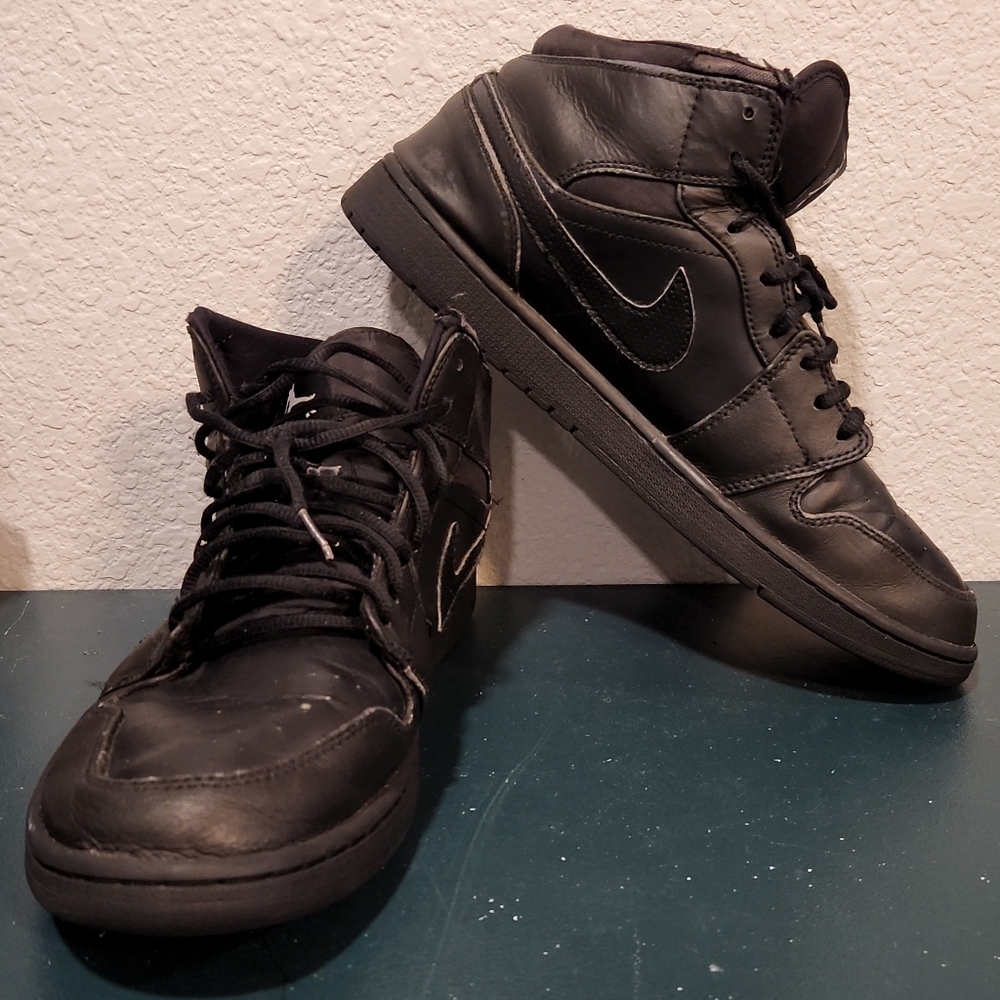 Nike Air Jordan 1 Retro Mid Triple Black Size 14